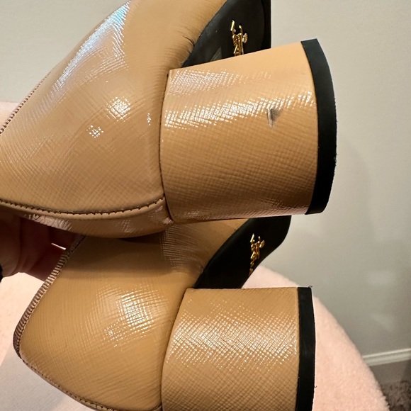 Authentic Prada cap toe heels - Picture 4 of 9